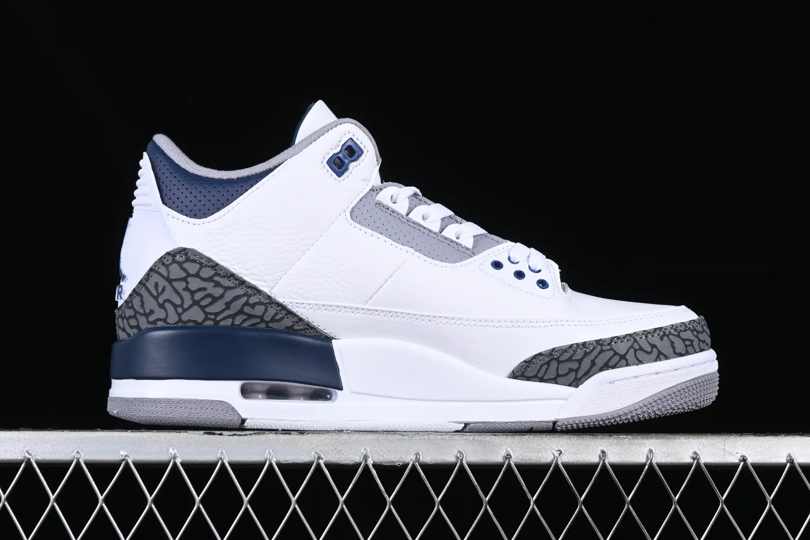 Air Jordan 3 Retro Midnight Navy White Cement Grey Black CT8532-140