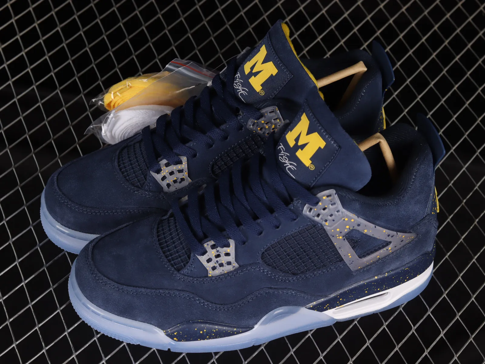 Air Jordan 4 Retro Michigan PE Dark Obsidian University Gold Black AJ4-1036660