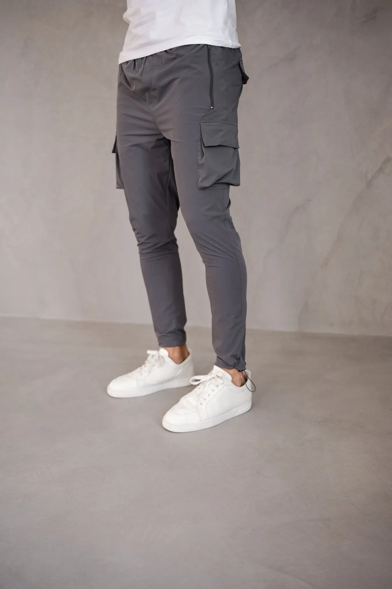 Capo LIGHTWEIGHT Cargo Pant - Dark Grey