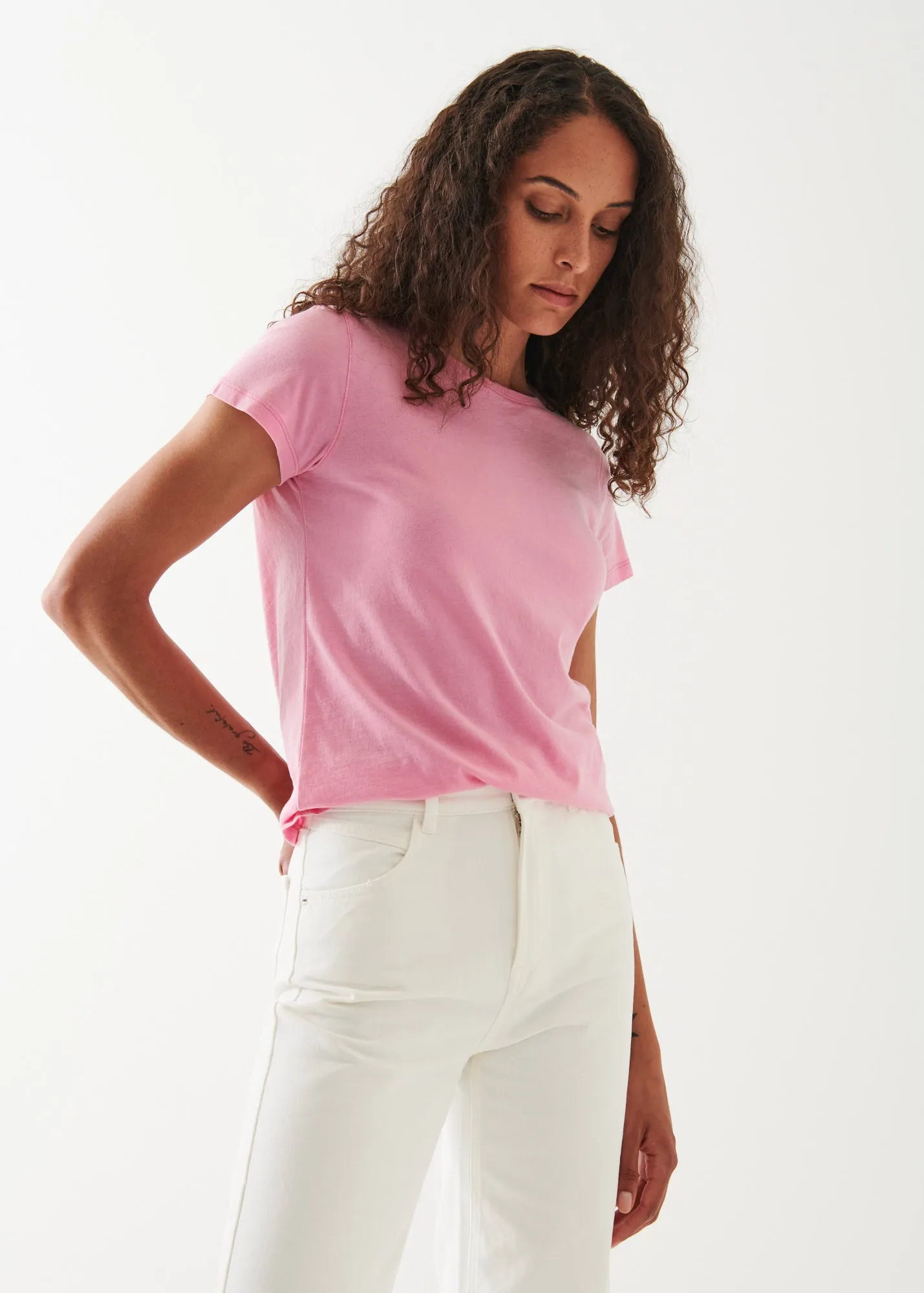 ENZYME WASH LIGHTWEIGHT PIMA COTTON T-SHIRT