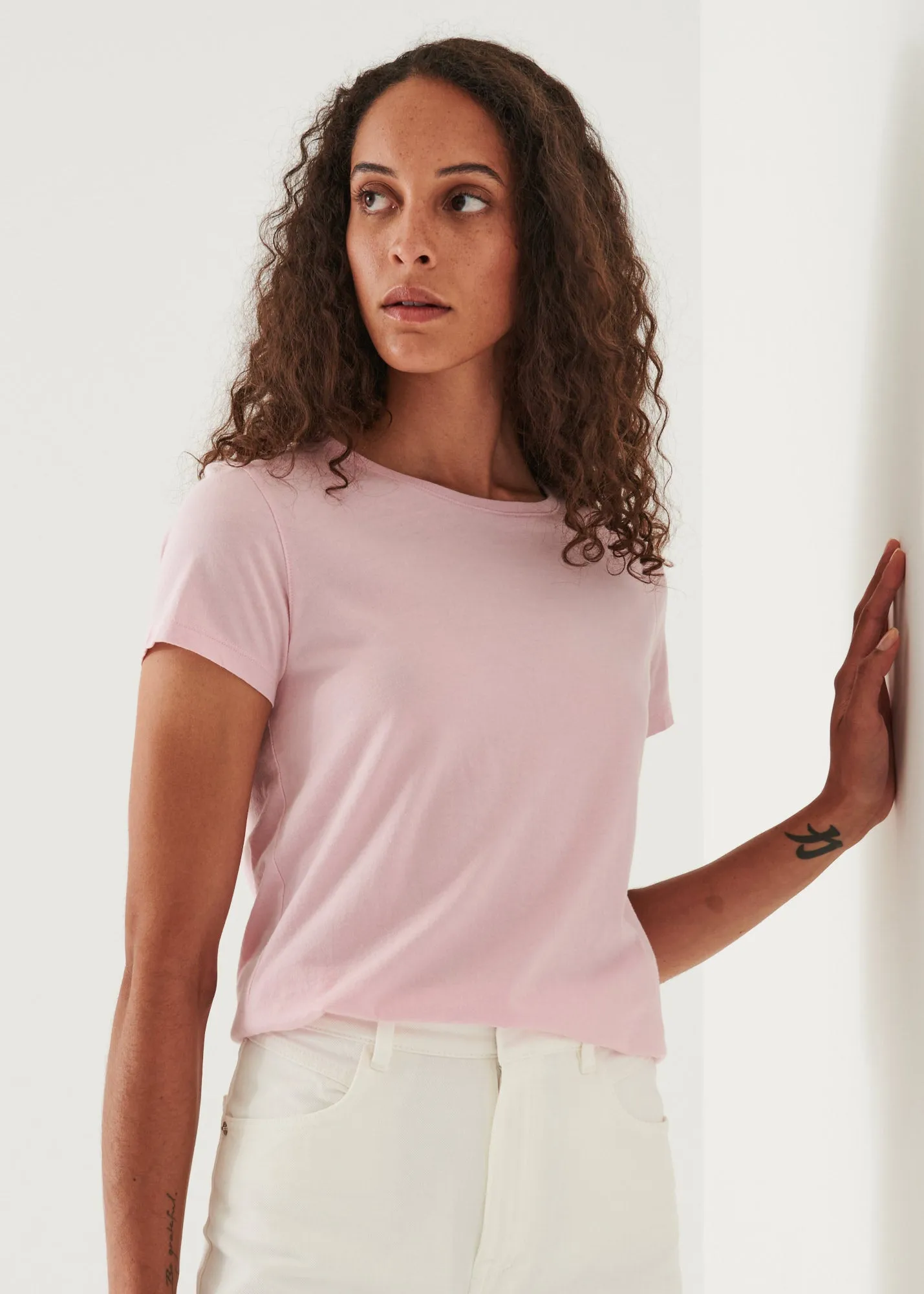 ENZYME WASH LIGHTWEIGHT PIMA COTTON T-SHIRT