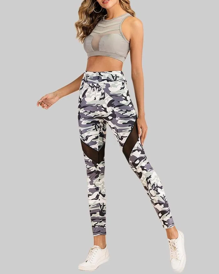 Leggings de yoga con estampado de camuflaje de malla transparente